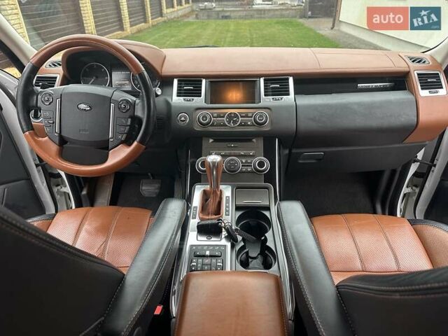 Белый Ленд Ровер Рендж Ровер Спорт, объемом двигателя 2.99 л и пробегом 217 тыс. км за 22500 $, фото 4 на Automoto.ua