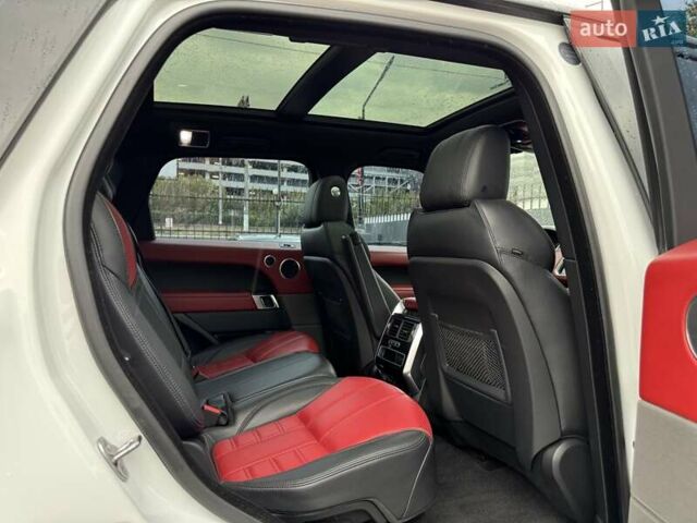Білий Ленд Ровер Range Rover Sport, об'ємом двигуна 5 л та пробігом 75 тис. км за 36000 $, фото 19 на Automoto.ua