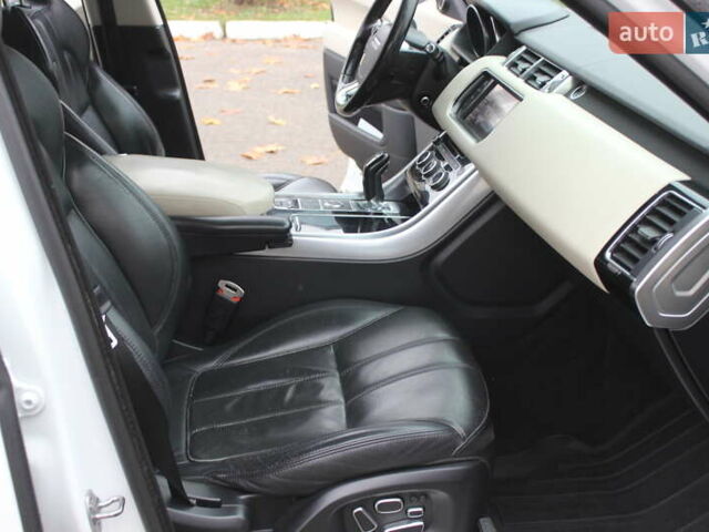 Білий Ленд Ровер Range Rover Sport, об'ємом двигуна 2.99 л та пробігом 300 тис. км за 19999 $, фото 28 на Automoto.ua