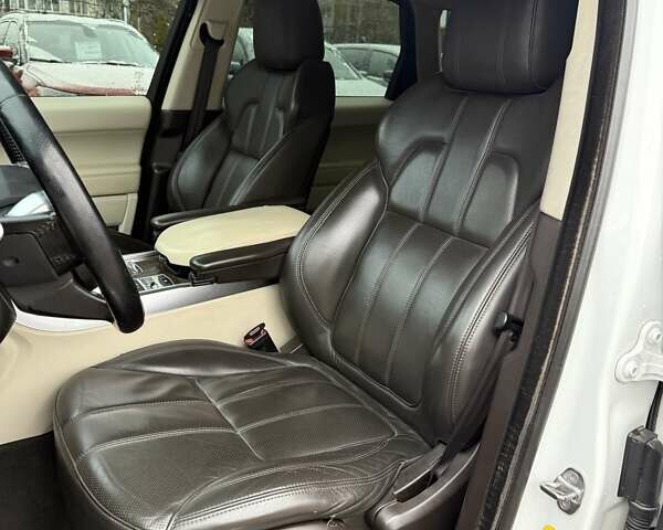 Білий Ленд Ровер Range Rover Sport, об'ємом двигуна 3 л та пробігом 190 тис. км за 24500 $, фото 32 на Automoto.ua