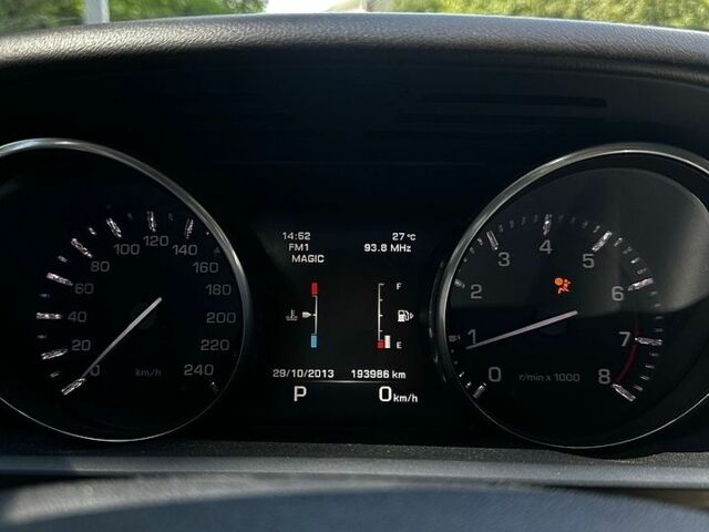 Білий Ленд Ровер Range Rover Sport, об'ємом двигуна 3 л та пробігом 193 тис. км за 20600 $, фото 28 на Automoto.ua