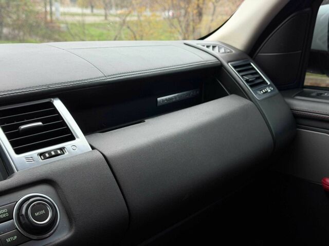 Білий Ленд Ровер Range Rover Sport, об'ємом двигуна 3 л та пробігом 156 тис. км за 21000 $, фото 19 на Automoto.ua