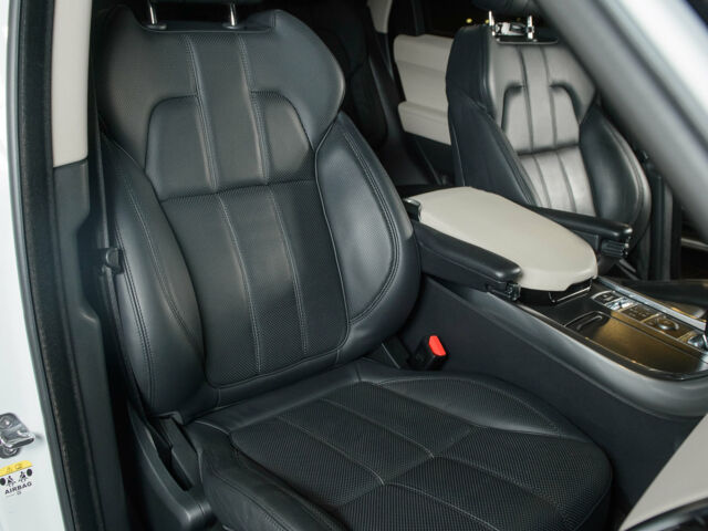 Білий Ленд Ровер Range Rover Sport, об'ємом двигуна 3 л та пробігом 76 тис. км за 49500 $, фото 28 на Automoto.ua