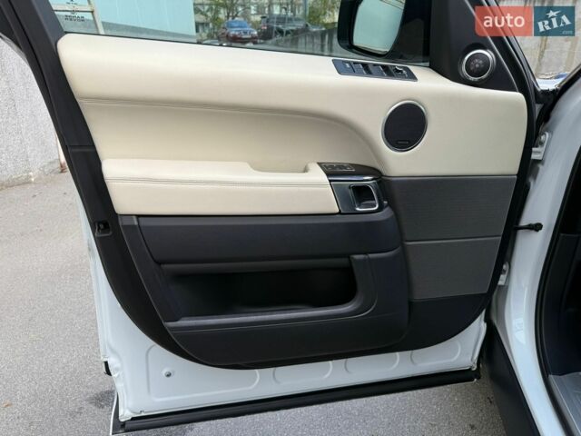 Білий Ленд Ровер Range Rover Sport, об'ємом двигуна 3 л та пробігом 119 тис. км за 28999 $, фото 21 на Automoto.ua