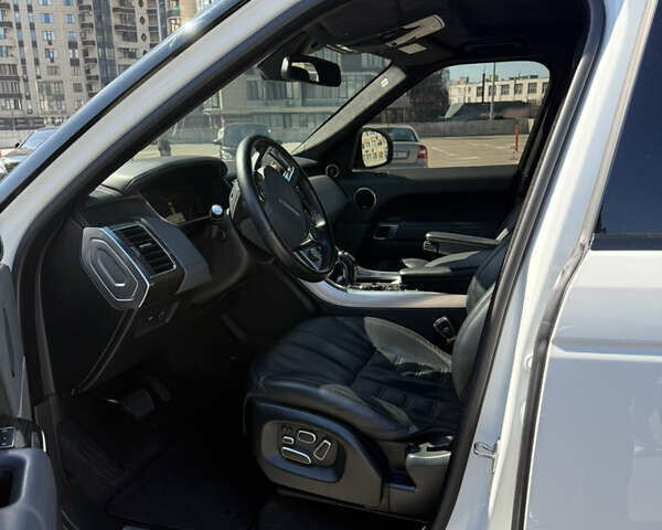 Белый Ленд Ровер Рендж Ровер Спорт, объемом двигателя 3 л и пробегом 111 тыс. км за 30500 $, фото 9 на Automoto.ua