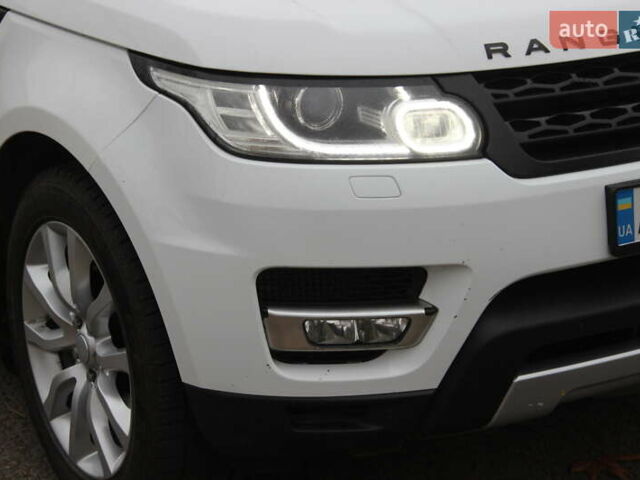 Білий Ленд Ровер Range Rover Sport, об'ємом двигуна 2.99 л та пробігом 300 тис. км за 19999 $, фото 12 на Automoto.ua