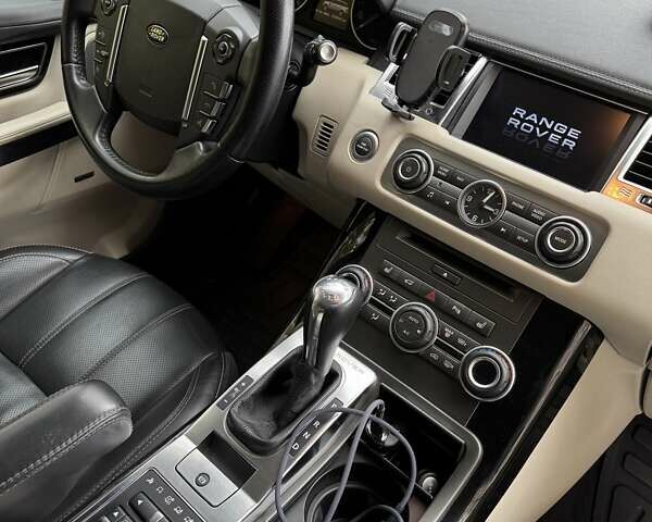 Білий Ленд Ровер Range Rover Sport, об'ємом двигуна 3 л та пробігом 237 тис. км за 16000 $, фото 54 на Automoto.ua