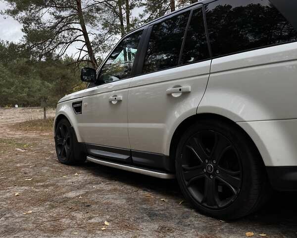 Білий Ленд Ровер Range Rover Sport, об'ємом двигуна 3 л та пробігом 237 тис. км за 16000 $, фото 24 на Automoto.ua