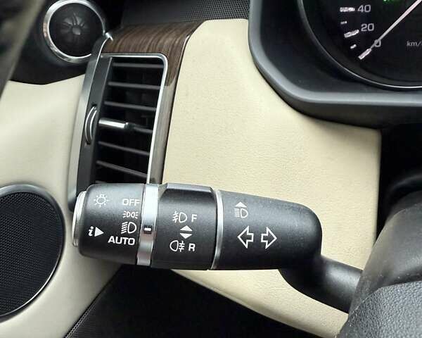 Білий Ленд Ровер Range Rover Sport, об'ємом двигуна 3 л та пробігом 190 тис. км за 24500 $, фото 38 на Automoto.ua