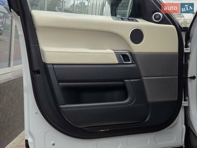 Белый Ленд Ровер Рендж Ровер Спорт, объемом двигателя 5 л и пробегом 122 тыс. км за 34500 $, фото 17 на Automoto.ua