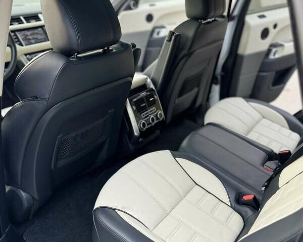 Ленд Ровер Рендж Ровер Спорт 2013 в Киеве на Automoto.ua Белый Ленд Ровер Рендж Ровер Спорт, объемом двигателя 3 л и пробегом 108 тыс. км за 27800 $, фото 62 на Automoto.ua