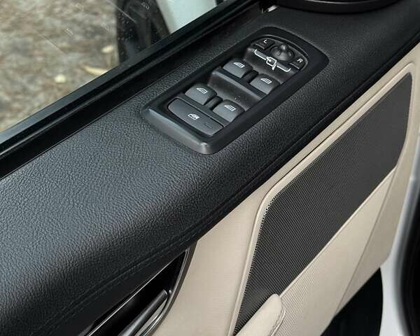 Білий Ленд Ровер Range Rover Sport, об'ємом двигуна 3 л та пробігом 237 тис. км за 16000 $, фото 45 на Automoto.ua