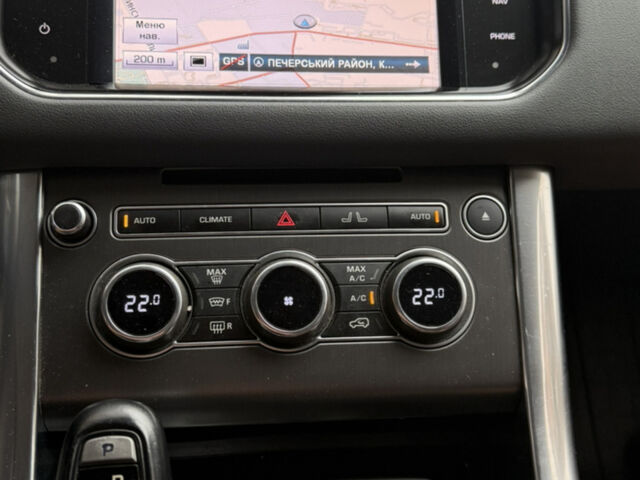 Білий Ленд Ровер Range Rover Sport, об'ємом двигуна 2.99 л та пробігом 197 тис. км за 24000 $, фото 17 на Automoto.ua
