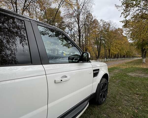 Білий Ленд Ровер Range Rover Sport, об'ємом двигуна 3 л та пробігом 237 тис. км за 16000 $, фото 28 на Automoto.ua
