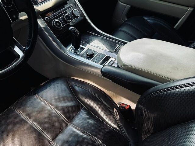 Білий Ленд Ровер Range Rover Sport, об'ємом двигуна 3 л та пробігом 193 тис. км за 20600 $, фото 43 на Automoto.ua