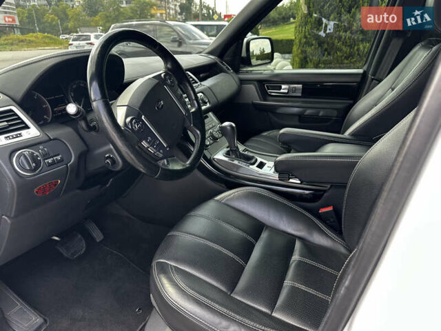 Білий Ленд Ровер Range Rover Sport, об'ємом двигуна 3 л та пробігом 209 тис. км за 20000 $, фото 10 на Automoto.ua