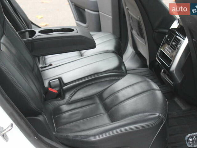 Білий Ленд Ровер Range Rover Sport, об'ємом двигуна 2.99 л та пробігом 300 тис. км за 19999 $, фото 23 на Automoto.ua