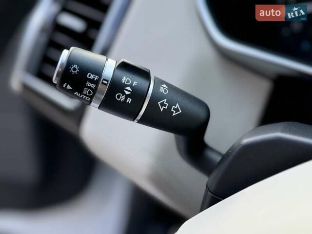 Ленд Ровер Рендж Ровер Спорт 2013 в Киеве на Automoto.ua Белый Ленд Ровер Рендж Ровер Спорт, объемом двигателя 3 л и пробегом 108 тыс. км за 27800 $, фото 41 на Automoto.ua