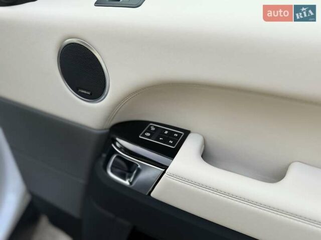 Ленд Ровер Рендж Ровер Спорт 2013 в Киеве на Automoto.ua Белый Ленд Ровер Рендж Ровер Спорт, объемом двигателя 3 л и пробегом 108 тыс. км за 27800 $, фото 71 на Automoto.ua