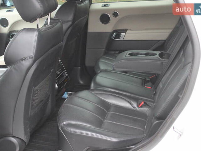 Білий Ленд Ровер Range Rover Sport, об'ємом двигуна 2.99 л та пробігом 300 тис. км за 19999 $, фото 21 на Automoto.ua
