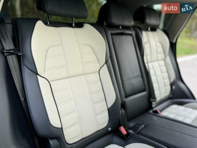 Ленд Ровер Рендж Ровер Спорт 2013 в Киеве на Automoto.ua Белый Ленд Ровер Рендж Ровер Спорт, объемом двигателя 3 л и пробегом 108 тыс. км за 27800 $, фото 69 на Automoto.ua