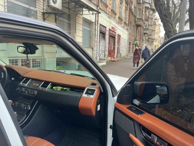 Белый Ленд Ровер Рендж Ровер Спорт, объемом двигателя 5 л и пробегом 139 тыс. км за 17500 $, фото 2 на Automoto.ua