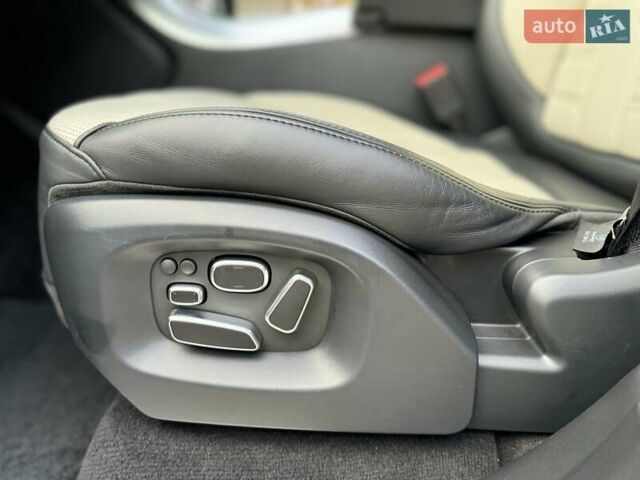 Ленд Ровер Рендж Ровер Спорт 2013 в Киеве на Automoto.ua Белый Ленд Ровер Рендж Ровер Спорт, объемом двигателя 3 л и пробегом 108 тыс. км за 27800 $, фото 34 на Automoto.ua