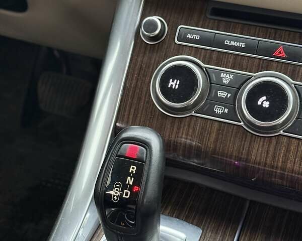 Білий Ленд Ровер Range Rover Sport, об'ємом двигуна 3 л та пробігом 190 тис. км за 24500 $, фото 28 на Automoto.ua