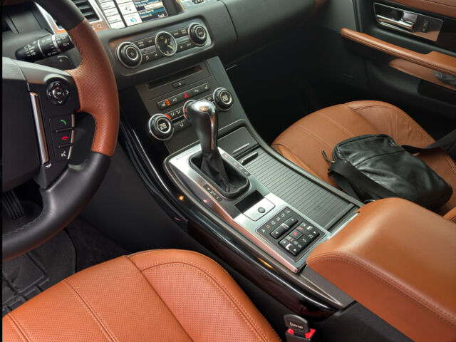 Білий Ленд Ровер Range Rover Sport, об'ємом двигуна 5 л та пробігом 183 тис. км за 18500 $, фото 2 на Automoto.ua