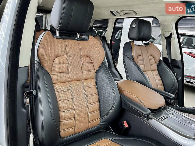 Білий Ленд Ровер Range Rover Sport, об'ємом двигуна 5 л та пробігом 119 тис. км за 39500 $, фото 30 на Automoto.ua