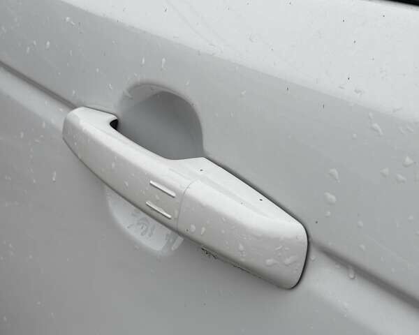 Білий Ленд Ровер Range Rover Sport, об'ємом двигуна 3 л та пробігом 190 тис. км за 24500 $, фото 5 на Automoto.ua