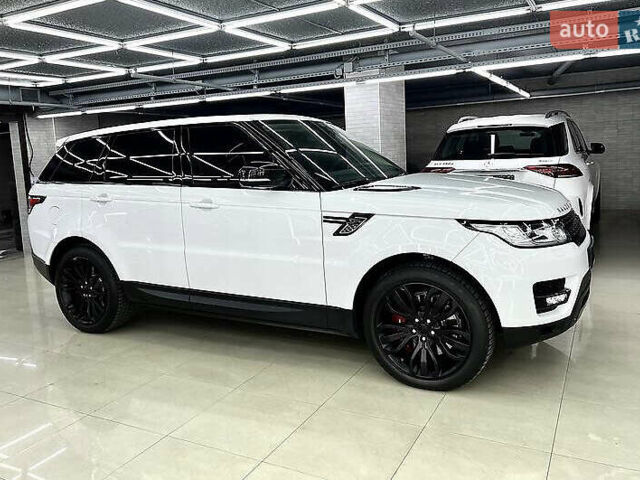 Білий Ленд Ровер Range Rover Sport, об'ємом двигуна 5 л та пробігом 119 тис. км за 39500 $, фото 3 на Automoto.ua