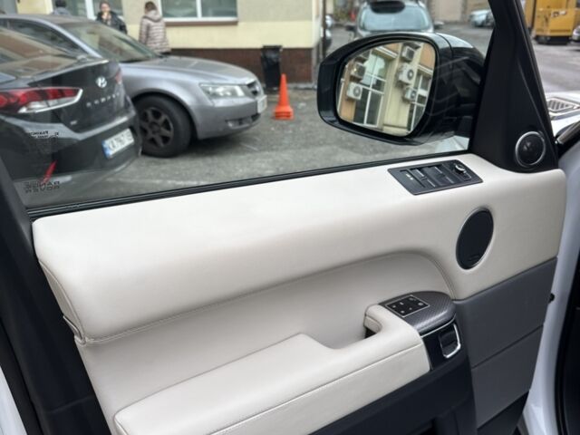 Білий Ленд Ровер Range Rover Sport, об'ємом двигуна 5 л та пробігом 123 тис. км за 25100 $, фото 27 на Automoto.ua
