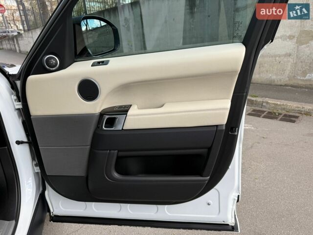 Білий Ленд Ровер Range Rover Sport, об'ємом двигуна 3 л та пробігом 119 тис. км за 28999 $, фото 30 на Automoto.ua