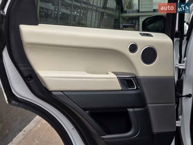 Белый Ленд Ровер Рендж Ровер Спорт, объемом двигателя 5 л и пробегом 122 тыс. км за 34500 $, фото 21 на Automoto.ua