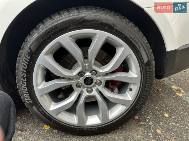 Білий Ленд Ровер Range Rover Sport, об'ємом двигуна 5 л та пробігом 123 тис. км за 25100 $, фото 42 на Automoto.ua