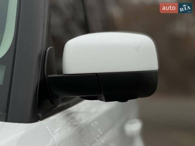 Белый Ленд Ровер Рендж Ровер Спорт, объемом двигателя 3 л и пробегом 156 тыс. км за 21000 $, фото 8 на Automoto.ua