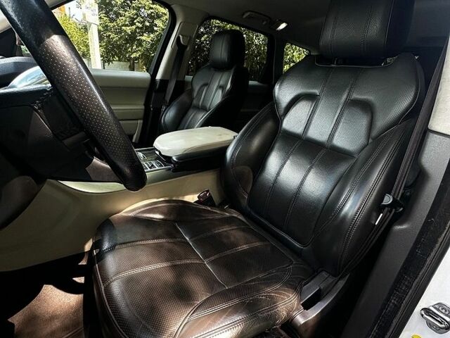 Білий Ленд Ровер Range Rover Sport, об'ємом двигуна 3 л та пробігом 193 тис. км за 20600 $, фото 40 на Automoto.ua