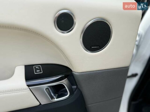 Ленд Ровер Рендж Ровер Спорт 2013 в Киеве на Automoto.ua Белый Ленд Ровер Рендж Ровер Спорт, объемом двигателя 3 л и пробегом 108 тыс. км за 27800 $, фото 60 на Automoto.ua