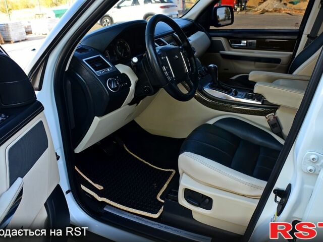 Білий Ленд Ровер Range Rover Sport, об'ємом двигуна 5 л та пробігом 135 тис. км за 18850 $, фото 3 на Automoto.ua