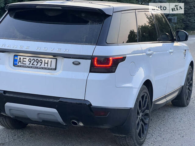 Білий Ленд Ровер Range Rover Sport, об'ємом двигуна 2.99 л та пробігом 107 тис. км за 32000 $, фото 6 на Automoto.ua