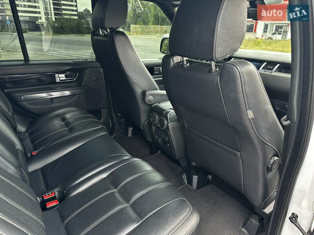 Білий Ленд Ровер Range Rover Sport, об'ємом двигуна 3 л та пробігом 209 тис. км за 20000 $, фото 19 на Automoto.ua