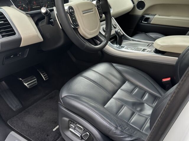 Білий Ленд Ровер Range Rover Sport, об'ємом двигуна 5 л та пробігом 123 тис. км за 25100 $, фото 28 на Automoto.ua
