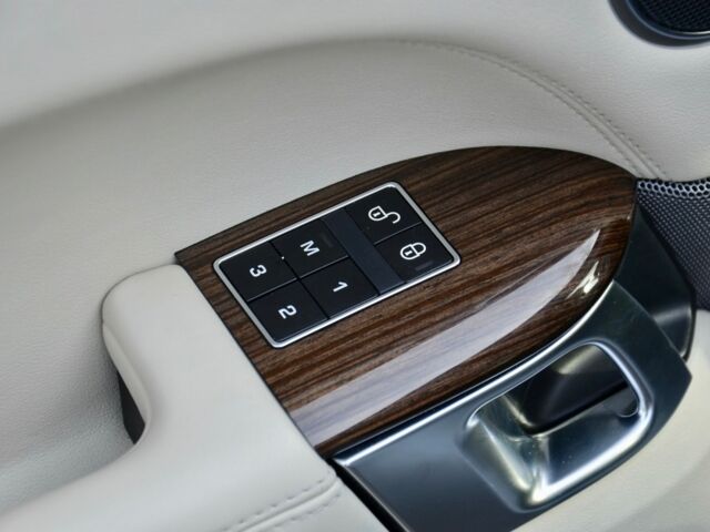 Білий Ленд Ровер Range Rover Sport, об'ємом двигуна 3 л та пробігом 78 тис. км за 48500 $, фото 20 на Automoto.ua