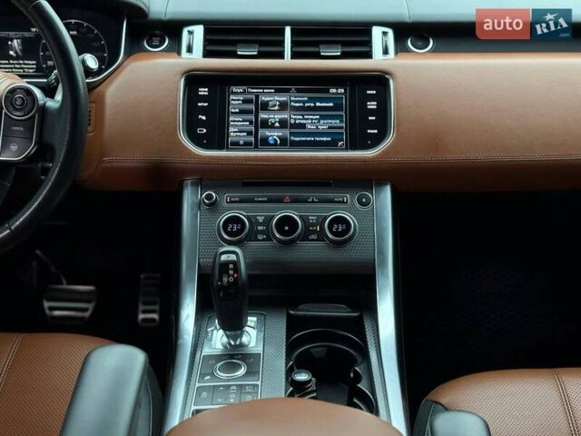 Білий Ленд Ровер Range Rover Sport, об'ємом двигуна 2.99 л та пробігом 258 тис. км за 29900 $, фото 60 на Automoto.ua