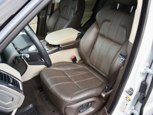 Білий Ленд Ровер Range Rover Sport, об'ємом двигуна 3 л та пробігом 80 тис. км за 53333 $, фото 28 на Automoto.ua