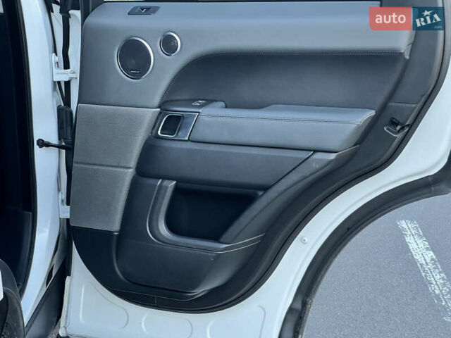Білий Ленд Ровер Range Rover Sport, об'ємом двигуна 2.99 л та пробігом 235 тис. км за 23500 $, фото 37 на Automoto.ua