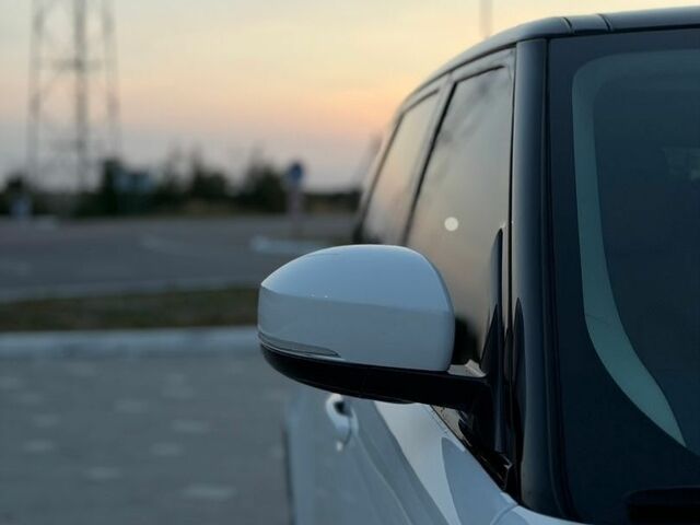 Білий Ленд Ровер Range Rover Sport, об'ємом двигуна 2.99 л та пробігом 150 тис. км за 22500 $, фото 3 на Automoto.ua