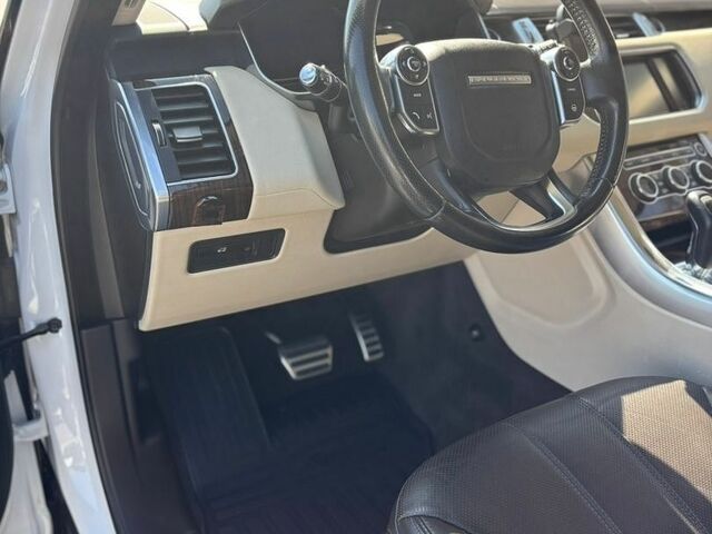 Білий Ленд Ровер Range Rover Sport, об'ємом двигуна 2.99 л та пробігом 212 тис. км за 31500 $, фото 20 на Automoto.ua