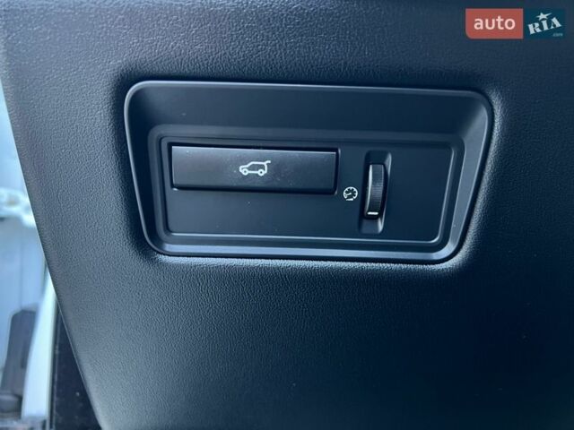 Белый Ленд Ровер Рендж Ровер Спорт, объемом двигателя 2.99 л и пробегом 236 тыс. км за 20999 $, фото 31 на Automoto.ua